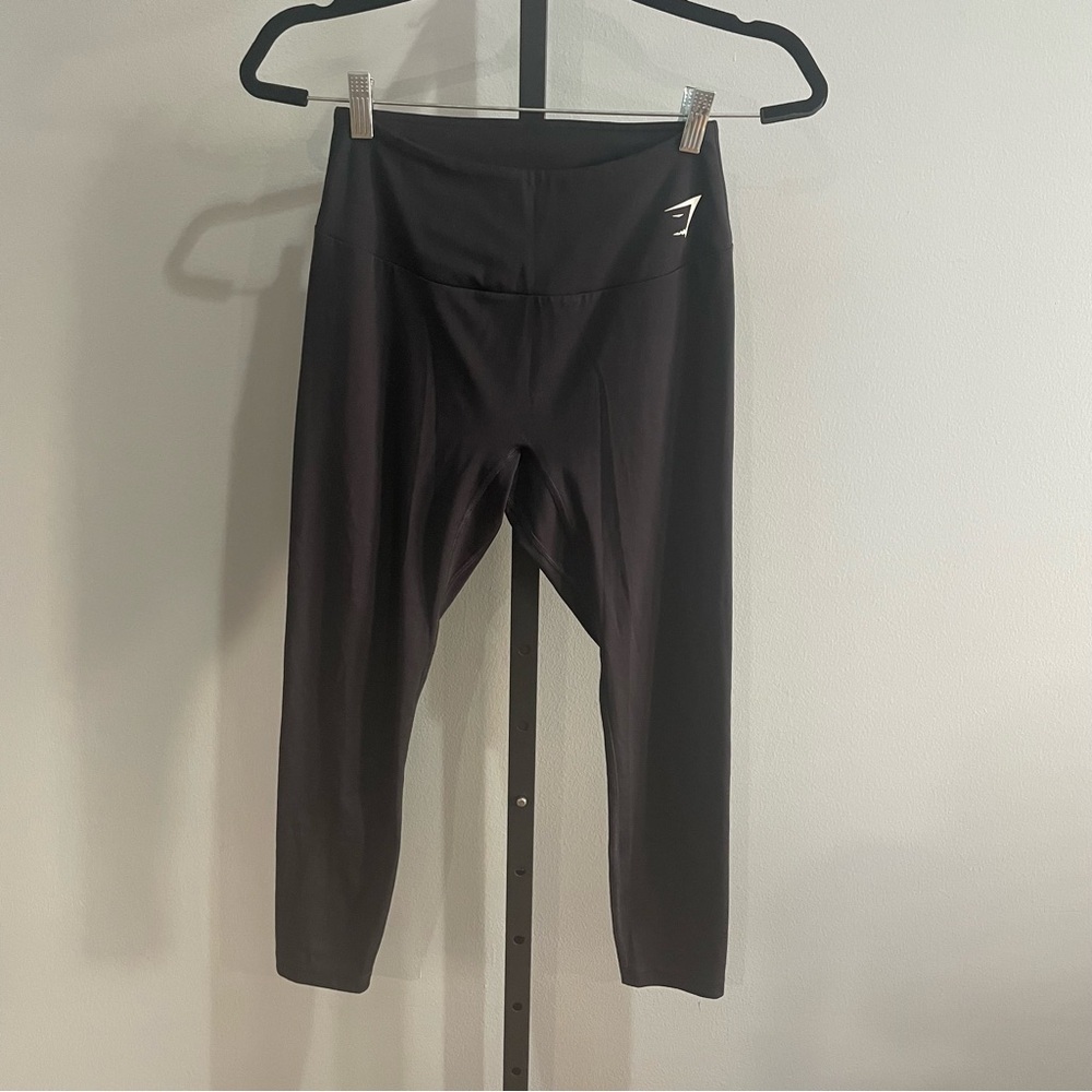 Gymshark Black Cropped Leggings Size Medium